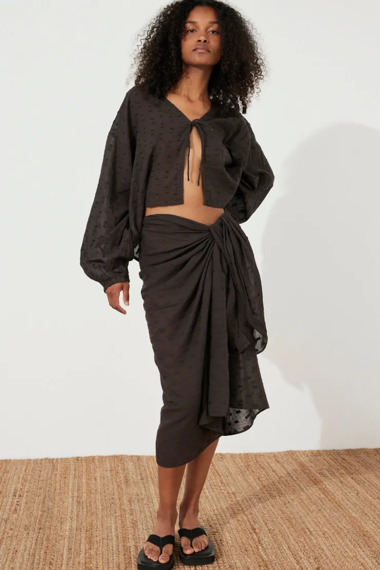 Black Dobby Pareo^Zulu & Zephyr Fashion